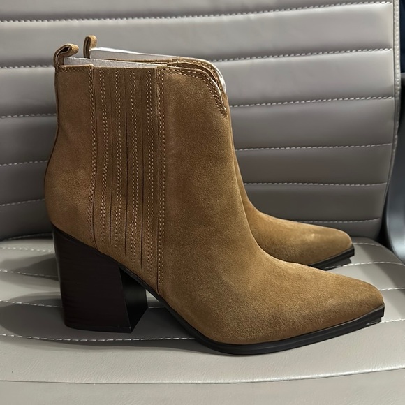 NEW Marc Fisher Maree Bootie Brown 9.5 - Picture 1 of 7